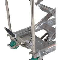 Manual Hydraulic Scissor Lift Table, 36-1/4" L x 19-3/8" W, Stainless Steel, 600 lbs. Capacity Superchem Industries