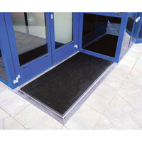 Tapis Gritstop Fingermat, Caoutchouc, Grattoir Type, Motif Textur&eacute;, 2' x 2-2/3', Noir Superchem Industries