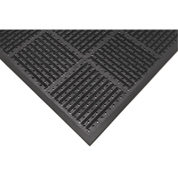 Tapis r&eacute;versible Outfront no 227, Caoutchouc, Grattoir Type, Motif &agrave; fentes, 3' x 6', Noir Superchem Industries