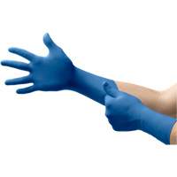 Gants UltraSense EC, T-petit, Nitrile, 5 mils, Sans poudre, Bleu, Classe 2 Superchem Industries