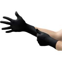 Gants Onyx, Petit, Nitrile, 3,5 mils, Sans poudre, Noir Superchem Industries