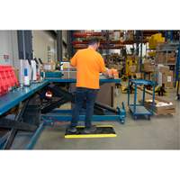 Tapis antifatigue, Losange, 1-2/3' x 3-1/4' x 3/4", Noir/Jaune, Polyur&eacute;thane Superchem Industries