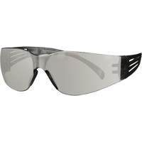 Lunettes de protection de s&eacute;rie 100 SecureFit, Lentille Gris/Int&eacute;rieur/ext&eacute;rieur, Antibu&eacute;e/Anti-&eacute;gratignures, ANSI Z87+/R&eacute;pond ou surpasse la norme CSA Z94.3 Superchem Industries