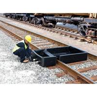 Berme Ultra-Track Berm, Capacit&eacute; 144 gal. US, 4' la x 6' lo x 12" h, Paroi en mousse Superchem Industries