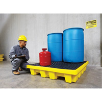Ultra-Spill Pallet emboitable, 4 barils, Capacit&eacute; de d&eacute;versement 66 gal. US, 51" x 51" x 10" Superchem Industries
