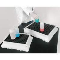 P4 Ultra-Spill Tray, 17" lo x 21" la x 4" h, Cap. de d&eacute;versement 2,9 gal. US Superchem Industries