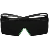 Lunettes de s&eacute;curit&eacute; SecureFit s&eacute;rie 3700 SF3750AS-BLK, Lentille Gris/IR 5.0, Anti-&eacute;gratignures, ANSI Z87+/R&eacute;pond ou surpasse la norme CSA Z94.3 Superchem Industries
