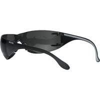 Lunettes de s&eacute;curit&eacute; Adapt Lite, Lentille Fum&eacute;e, Antibu&eacute;e/Anti-&eacute;gratignures, ANSI Z87+/R&eacute;pond ou surpasse la norme CSA Z94.3 Superchem Industries