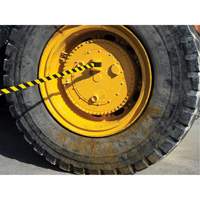Syst&egrave;me de barri&egrave;re de s&eacute;curit&eacute; HAZLOK, Plastique, Fixation magn&eacute;tique, 30', Ruban Noir et jaune Superchem Industries