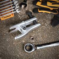 S&eacute;parateur universel de joints &agrave; rotule Superchem Industries