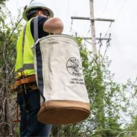 Seau en toile avec dessus de seau, Toile, 14" dia. x 22" h, Capacit&eacute; de charge 150 lb Superchem Industries