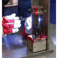 &eacute;querres magn&eacute;tiques Mag90 avec interrupteur, 3" lo x 2-1/2" la x 4-5/8" h, 450 lb Superchem Industries