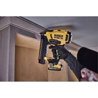 Cloueuse de finition sans fil cal 18 XR, 20 V, Lithium-ion Superchem Industries