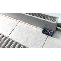T&eacute;l&eacute;m&egrave;tre laser rouge BLAZE, 0.0' - 165' (0.0 m - 50,2 m) Gamme de mesure, Num&eacute;rique (&eacute;lectronique) Superchem Industries