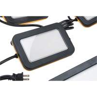 Chaîne de baladeuses DEL, 5 Lumi&egrave;res, 50' lo, Boîtier en Plastique Superchem Industries